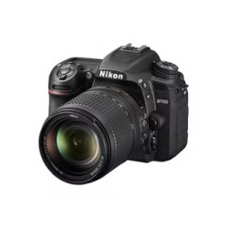 Nikon D7500 DSLR with AF-S DX NIKKOR 18-140mm f/3.5-5.6 G ED VR